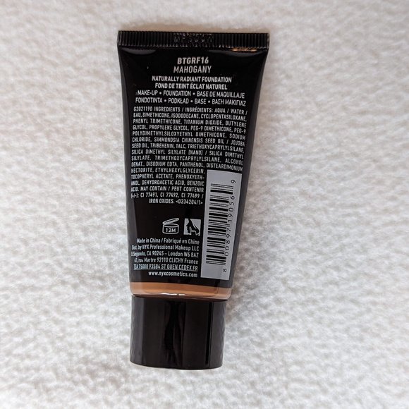 🌷4/$20 Mahogany BTGRF16 Born To Glow Naturally Radiant Foundation NYX - Picture 5 of 7